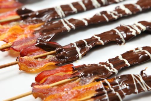 Tranches de bacon recouvert de chocolat